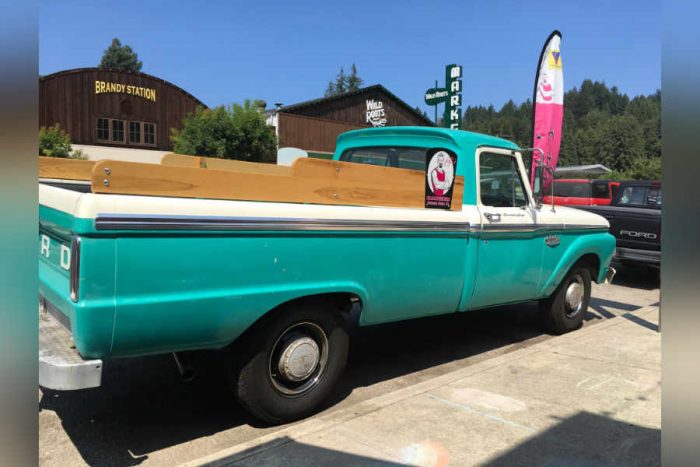 Hot Dog Cart in Boulder Creek California 1